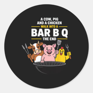 Adesivo Uma Vaca, um Porco e uma Galinha Entram em um Chur