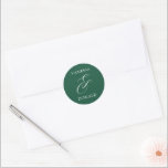 Adesivo Vanessa Emerald Green Modern Wedding<br><div class="desc">Os adesivos modernos de casamento,  com um layout simples e mínimo com seus nomes e um amante elegante em um formato grande. O tema de cores é verde esmeralda e pode ser alterado na ferramenta de edição de design.</div>