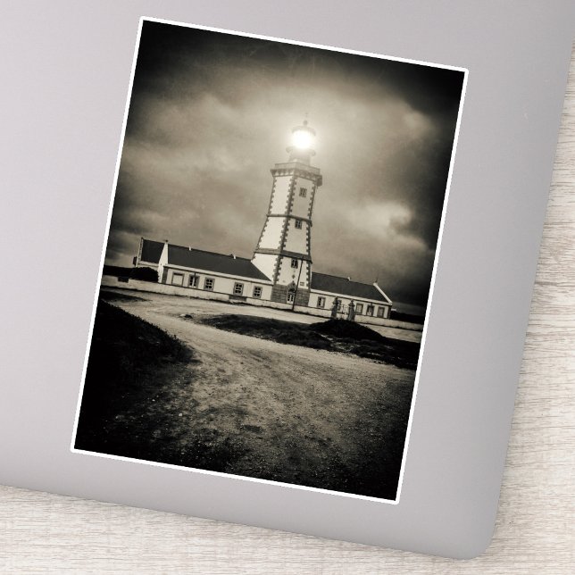 Adesivo Velho farol em uma noite de tempestade (Old lighthouse on a storm night. sticker)