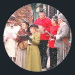 ADESIVO VICTORIANO CHRISTMAS CAROL SINGERS<br><div class="desc">Recriando há muito tempo com cantores vitorianos de carol. Clique em personalizar para personalizar. Visite nossa loja clicando em duas empresas. Inglaterra Reino Unido.</div>