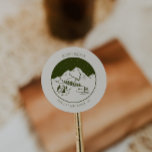 Adesivo Vinheta Favor de Festa de solteira do Campo<br><div class="desc">Este é um modelo de autocolante com o tema de acampar, com uma bela cena de montanha e um emparelhamento de fontes inspirado na natureza selvagem. // Para itens correspondentes, visite a coleção "CAMP BACHELORETTE" na certeira loja de Nicole Zazzle. * Se você gosta deste design, mas não o vê...</div>