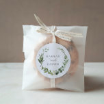 Adesivo Vinheta redonda clássica Eucalyptus Wedding<br><div class="desc">Coloque seus envelopes ou favores com esses adesivos de casamento botânicos clássicos. Apresentando seus nomes emoldurados por uma camada aquosa de folhagem verde de eucalipto. Coordenadas com a coleção de casamento Eucalyptus encontrada no Compro Adore Paper Co. Zazzle.</div>