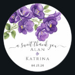 Adesivo Violetas Roxas Profundas<br><div class="desc">Adicione um toque de elegância à sua papelaria de casamento com o Vinheta Personalizada de Violetas Roxas Profundas. Apresentando um sofisticado design adornado com violetas profundos de aquarela roxa, este adesivo é perfeito para selar envelopes, decorar caixas de favores ou adicionar um toque personalizado a qualquer item de casamento. Sua...</div>