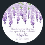 Adesivo Watercolor Wisteria Obrigado | Bat Mitzvah<br><div class="desc">Este design apresenta elegantes flores de wisteria de aquarela em lavanda macia e roxo com folhas verdes em fundo branco com sua mensagem de obrigado Bat Mitzvah e a data abaixo. Personalize editando o texto nas caixas de texto. Projetado para você pelo Evco Studio www.zazzle.com/store/evcostudio #mitzvah #batmitzvah #eventplanejer #mazeltov #jewant...</div>
