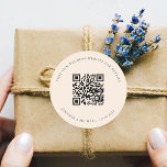 Adesivo Web site de casamento creme QR informações de deta<br><div class="desc">Adicione sua url para seu site de casamento. Para obter informações,  detalhes,  rsvp online. Um fundo bege,  colorido creme.</div>
