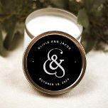 Adesivo Whimsical Ampersand | Casamento Negro Moody<br><div class="desc">Estes adesivos de casamento,  exclusivos e modernos,  escuros apresentam uma cor de cinza audaciosa,  muito clara e em fundo preto.</div>