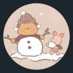 Adesivo Winnie the Pooh Christmas<br><div class="desc">Winnie the Pooh e leitão constroem um boneco de neve de inverno</div>