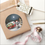 Adesivo Winter Great Dane Caravan Christmas Adventure<br><div class="desc">Adotar a magia de uma noite de inverno nevada enquanto uma caravana desliza graciosamente através da paisagem iluminada pela lua. A beleza serena da neve escutadora e o brilho encantador da lua criam uma cena cativante,  prometendo uma aventura inesquecível de Natal cheia de calor,  alegria e memórias queridas.</div>