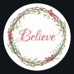 Adesivo Winter Greenery Berries Wreath Christmas Acredita<br><div class="desc">Vestido elegante e moderno e festivo,  selante de presente para o Natal,  com o texto "Acredite" na caligrafia vermelha e um verde-inverno na moda e uma coroa de frutas. Desenvolvido exclusivamente para você pelo Happy Dolphin Studio. Se precisar de ajuda ou produtos correspondentes,  entre em contato conosco em happydolphinstudio.com.</div>
