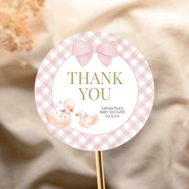 Adesivo Xadrez Rosa Silly Goose Chá de Bebê (Silly Goose Baby Shower Sticker)