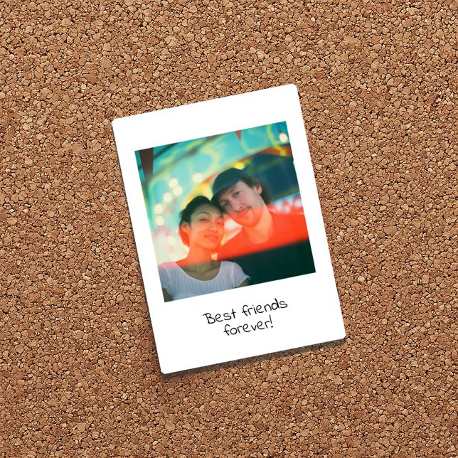 Adesivos com Estilo de Foto Instantânea Retro (Retro instant photo save the date card featuring a couple’s picture and style handwritten text)