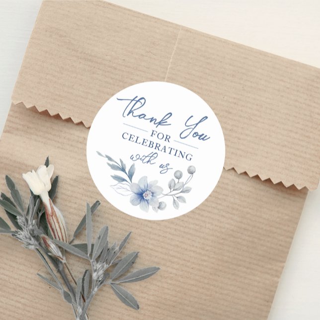 Adesivos de Agradecimento Flor Azul Aquarela (Watercolor Blue Floral Thank You Classic Square Stickers. Featuring a beautiful dusty slate flower)