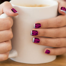 Prata chique unhas cor-de-rosa derrubadas do