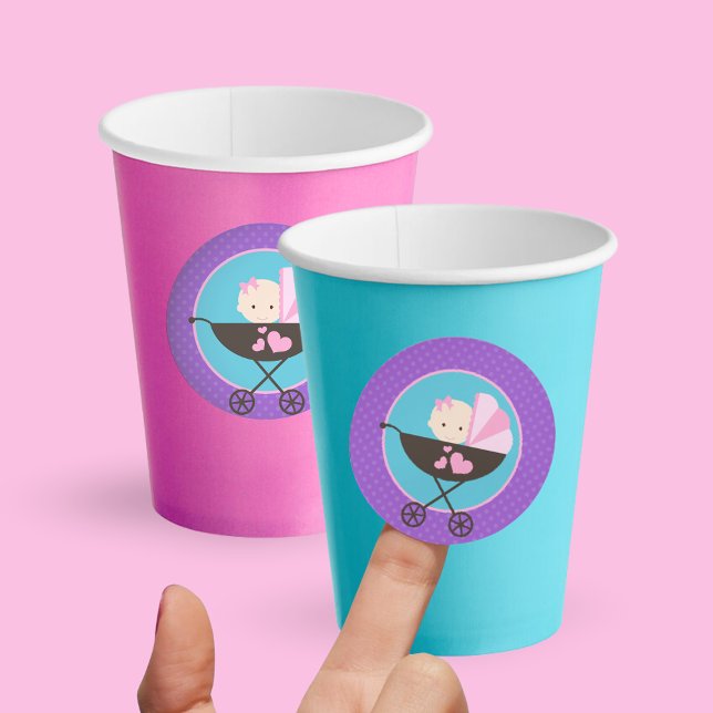 Adesivos Redondos de Círculo de Boneca Bebê Menina (Adorable Baby Doll Birthday Round Stickers. Perfect for favor boxes, envelope seals, cups & more!)