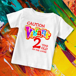 Advirta 2 vibrantes no t-shirt fraco da criança