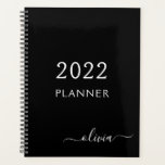 Agenda 2022 Nome Moderno em Script Monograma Garota Preto<br><div class="desc">2022 Branco e Preto Monograma Adicione o Seu Nome em Script Calendário 2022 Organizador de Eventos de Casamento. Isto faz o presente perfeito para aniversário de 16 anos, casamento, chá de noiva, aniversário de casamento, chá de bebé ou festa de despedida de solteira para alguém que ama luxo glamoroso e...</div>