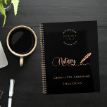 Agenda Agente assinante de empréstimo notário - ouro negr<br><div class="desc">Um fundo preto chic,  decorado com uma caneta de pena. Personalize e adicione seu logotipo,  um nome e ano(s). Texto do ouro: Reverso Notário: seu logotipo e um código QR para o seu site. Excluir se não desejar.</div>