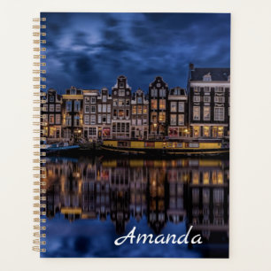 Agenda Amsterdã com canais em Dusk