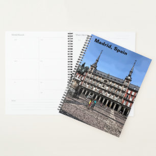 Agenda Arte em quadrinhos de uma praça em Madrid, Espanha