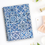 Agenda Azulejos do Mediterrâneo, Portugal, Azulejo, Majol<br><div class="desc">Padrão elegante,  na moda e sofisticado com azulejos mediterrânicos de cor azul e branca. Presente moderno e moderno,  perfeito para o amante Azulejo em sua vida.</div>