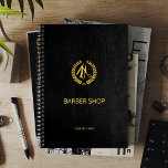 Agenda Barbeiro de luxo compra couro preto e olha ouro<br><div class="desc">Planeador de compro de barbeiro com tesoura de ouro falsa e logotipo de coroa de louros e roteiro de barbeiro em um sólido fundo de couro elegante preto.                  Perfeito como livro de compromissos</div>