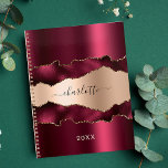 Agenda Burgundy rosa gold agate marble name 2024<br><div class="desc">Borgonha,  rosa de metal e agata,  impressão de pedra mármore como fundo. Personalize e adicione seu nome. O nome é escrito com um moderno estilo escrito à mão.</div>