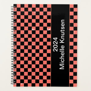Agenda Checkerboard rosa e preto personalizado 2024