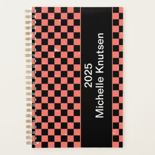 Agenda Checkerboard rosa e preto personalizado 2025