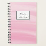Agenda Cinza de Água Cor Rosa Chic Lavar Moderno<br><div class="desc">Planeador personalizado feminino e moderno com fundo de lavagem a aquarela rosa. Personalize adicionando seu nome ou frase curta. Este moderno planejador de abstrato será perfeito como um presente personalizado. Itens correspondentes estão disponíveis.</div>