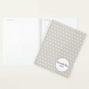 Agenda Cinza Personalizada com Padrão de Coração Branc