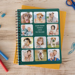 Agenda Colagem de Fotos 11 Personalizada Moderna Emerald<br><div class="desc">Planejador de calendário de colagem de fotos personalizado. Nosso planejador de fotos divertido tem 11 fotos para personalizar e nomear. Design está na frente e atrás. Personalize com fotos da família, fotos de crianças favoritas, fotos de animais de estimação e todas as suas fotos de cães! COPYRIGHT © 2020 Judy...</div>