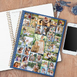 Agenda Colagem de Fotos da Grande Família 31 Picture Blue<br><div class="desc">Planeador de colagem personalizado, mostrando 31 das suas fotos favoritas. Este simples design moderno tem uma paleta de cores de fundo de azul escuro - mas você é bem-vindo a editar isso para qualquer cor que quiser. O modelo de foto criará a colagem de fotos e exibirá suas fotos carregadas...</div>