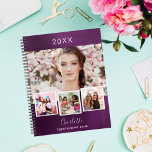 Agenda Colagem de fotos em roxo 2025<br><div class="desc">Libere sua criatividade com nosso planejador personalizado para 2025, projetado para aqueles que querem tornar sua experiência de planejamento realmente única! Crie uma impressionante colagem de fotos usando quatro de suas fotos favoritas contra um fundo roxo profundo, inuniformemente colorido, com texto branco elegante. Personalize-o ainda mais adicionando seu nome, um...</div>