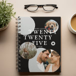 Agenda Colagem de Fotos Trendy Abstrato 2025<br><div class="desc">Crie seu planejador personalizado para 2025. Design apresenta uma colagem de fotos abstrato com 3 fotos de sua escolha,  formas circulares,  o ano em letra e nome.</div>