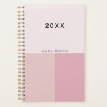 Agenda Colorblock Monograma Blush Pastel Cor-de-rosa páli<br><div class="desc">Planeador mensal semanal moderno. Preparado em blocos de cor modernos de pincel,  pastel e rosa pálido. A sua disposição inata dá flexibilidade para começar a qualquer momento do ano.</div>