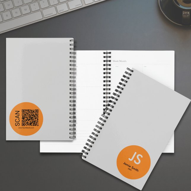 Agenda Compromisso de Cinza de Iniciais de Ponto Laranja  (Minimal Orange Dot Initials Gray Appointment Planner)