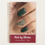 Agenda Compromisso de Foto do Técnico Nail Burgundy<br><div class="desc">Livro de compromisso para um artista de unhas,  manicurista ou técnico de unhas com uma fotografia do seu trabalho cobrindo a maior parte do cobrir. Adicione o nome da sua empresa a um script de pincel em branco sobre burgundy.</div>