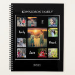 Agenda Crie sua própria colagem de fotos da família exclu<br><div class="desc">Crie seu próprio script de colagem de fotos da família e monograma único.
Adicione suas próprias fotos pessoais,  texto,  aspas,  monograma e nome para personalizar.</div>