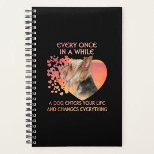 Agenda De Vez Em Quando Um Cachorro Entra No Yorkshire Lo