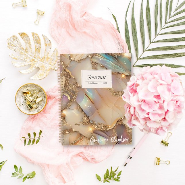 Agenda Diário de Tinta Álcool Holográfica Personalizada (Your year, your style! Personalize our Beige & Gold Planner with your name and more.)