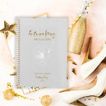 Agenda Dourado Script Future Sra. Dove Cinza Planner<br><div class="desc">A design romântica apresenta uma flor floral suave em branco, "Future Mrs", e as palavras "Wedding Plan" numa escrita de tipografia de ouro contra um fundo texturizado de cinza de pomba. Personalize facilmente seus nomes e data de escolha. A ideia perfeita de presente para a futura noiva organizar todas as...</div>