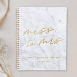 Agenda Dourado Script Marble Miss à Sra. Bridal Wedding<br><div class="desc">Um caderno personalizado de planejador de casamento de noivas,  com "Miss. to Mrs.",  design de caligrafia moderna,  no fundo da mármore das cinzas.</div>