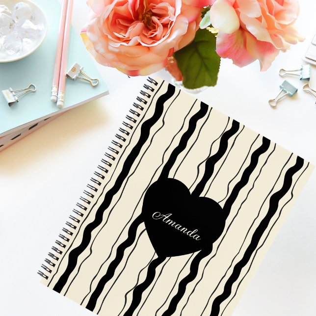 Agenda Elegant Cream and Black Stripes Heart Custom Name (Criador carregado)