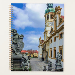 Agenda Escadas com anjos de pedra na igreja de Loreto Pra