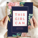 Agenda Esta Garota Pode Ter Uma Palavra Motivacional Posi<br><div class="desc">Fiquem inspirados com este planejador floral motivacional positivo "This Girl Can". Perfeito para as mulheres que adoram uplifting e designs na moda, este planejador combina um belo trabalho de arte floral com mensagens poderosas. As flores vibrantes e as citações motivacionais acrescentam um toque alegre à sua organização diária. Ideal para...</div>