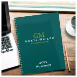 Agenda Executivo Comercial Monograma Dourado de Teal Escu<br><div class="desc">Design de chá escura elegante e simples com ouro clássico e tipografia branca personalizada para ele ou para ela. Personalize com ano e tipo de planejador na parte frontal e a cotação ou linha de etiqueta favorita no verso.</div>