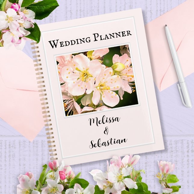 Agenda Flores de Flor de Maçã Flores Personalizadas Plann (A personalized wedding planner, in light pink with apple blossom flowers picture)