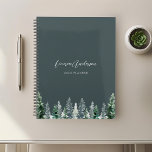 Agenda Floresta de Pinheiros com Aquarela em Escuro 2024<br><div class="desc">Planejador espiral personalizado com design de pinheiros com aquarela com nome personalizado e texto em fundo de cor de sábio escuro.</div>