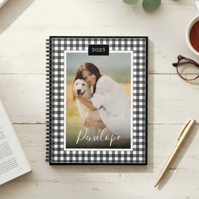 Agenda Foto do Nome de Script Personalizado Gingham Branc (Criador carregado)