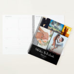 Agenda Foto Moderna Casamento Honeymoon Viagem Keepsasaam<br><div class="desc">Este planejador de memórias de lua de mel e casamento é perfeito para o casal moderno com muitas fotos — antes ou depois do grande dia! Que forma excelente de planejar a cerimônia, a recepção e os viagens da lua de mel? A frente do planejador é dividida em 5 seções....</div>